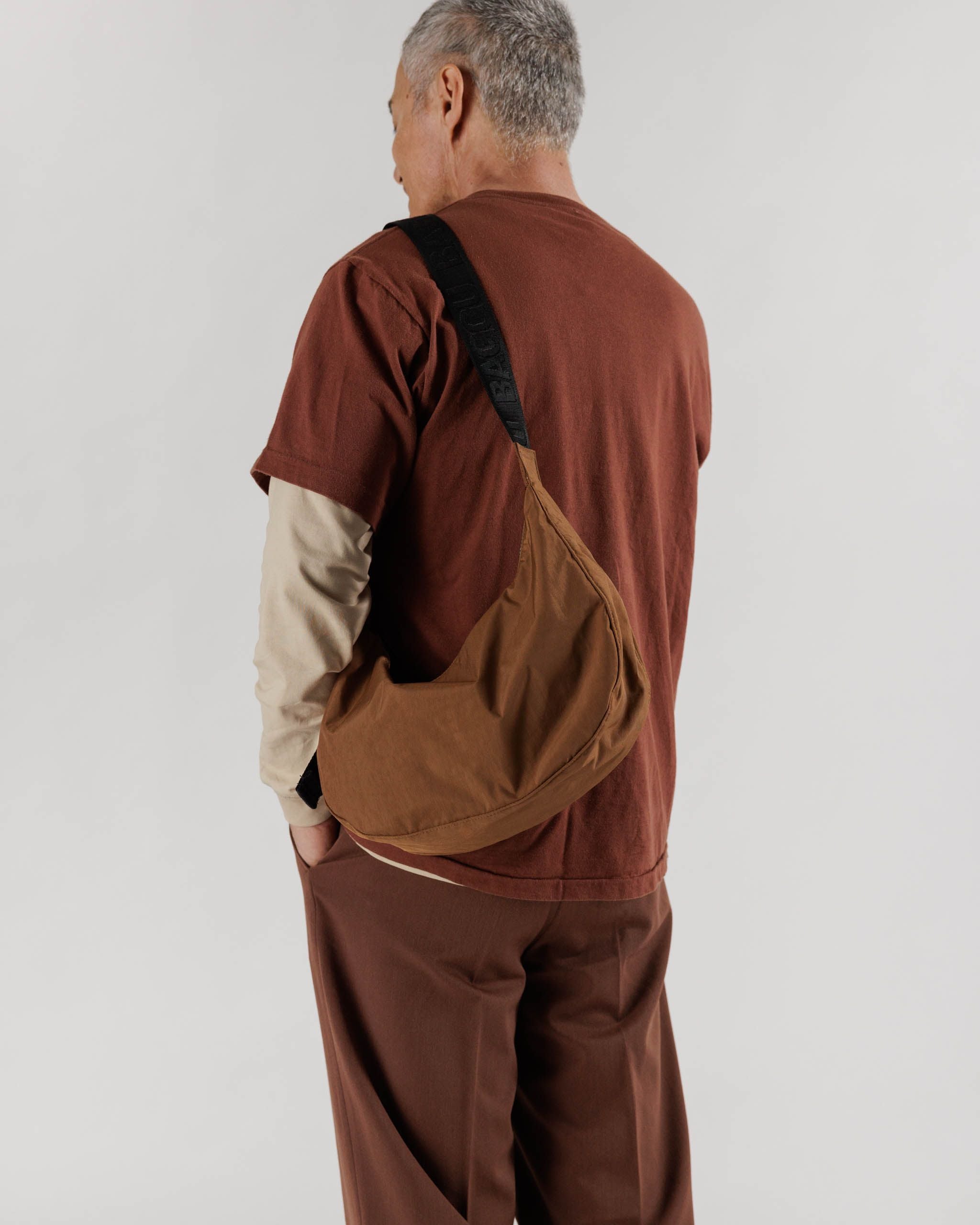 Medium Nylon Crescent Bag : Brown - Baggu