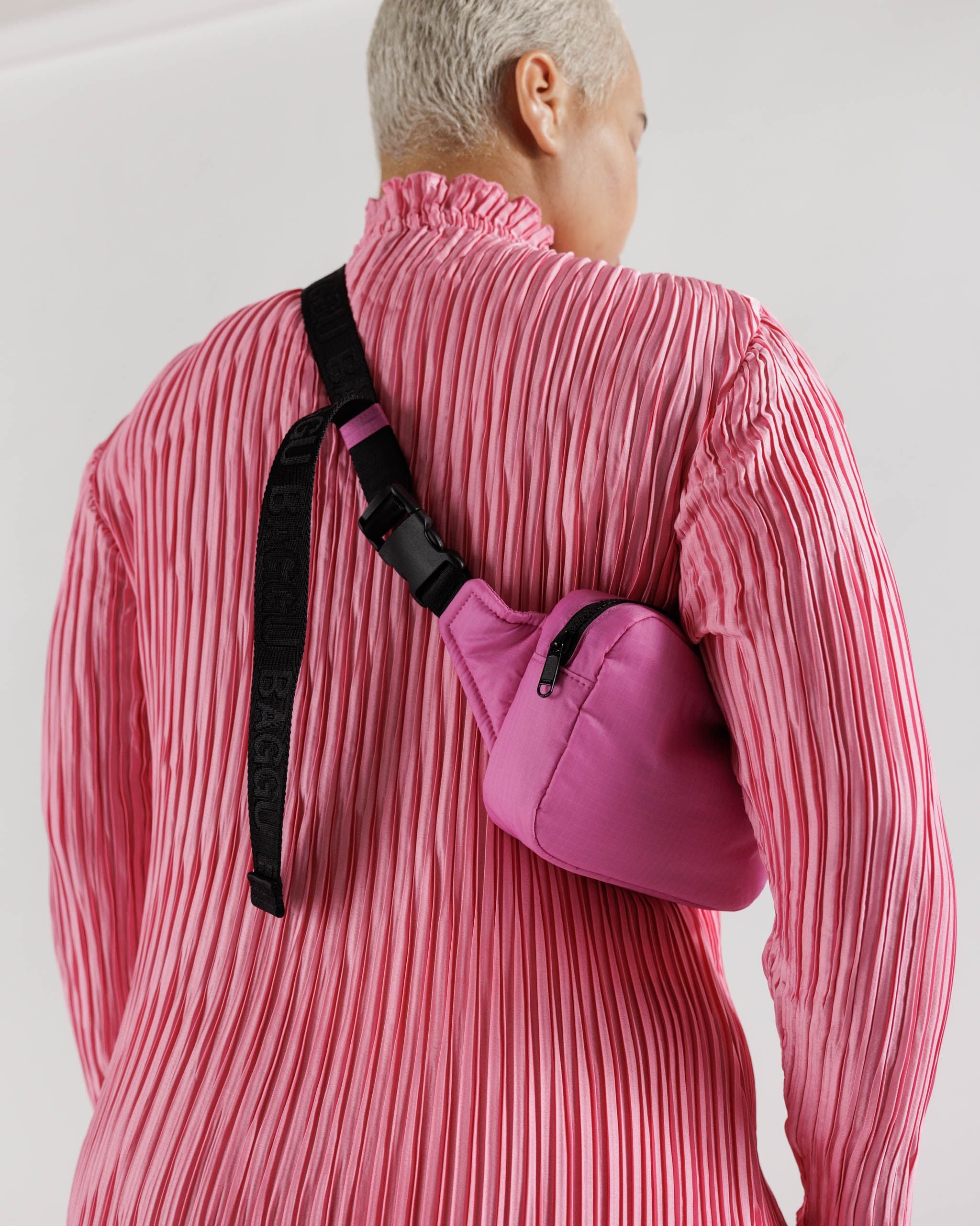 Puffy Fanny Pack : Extra Pink - Baggu