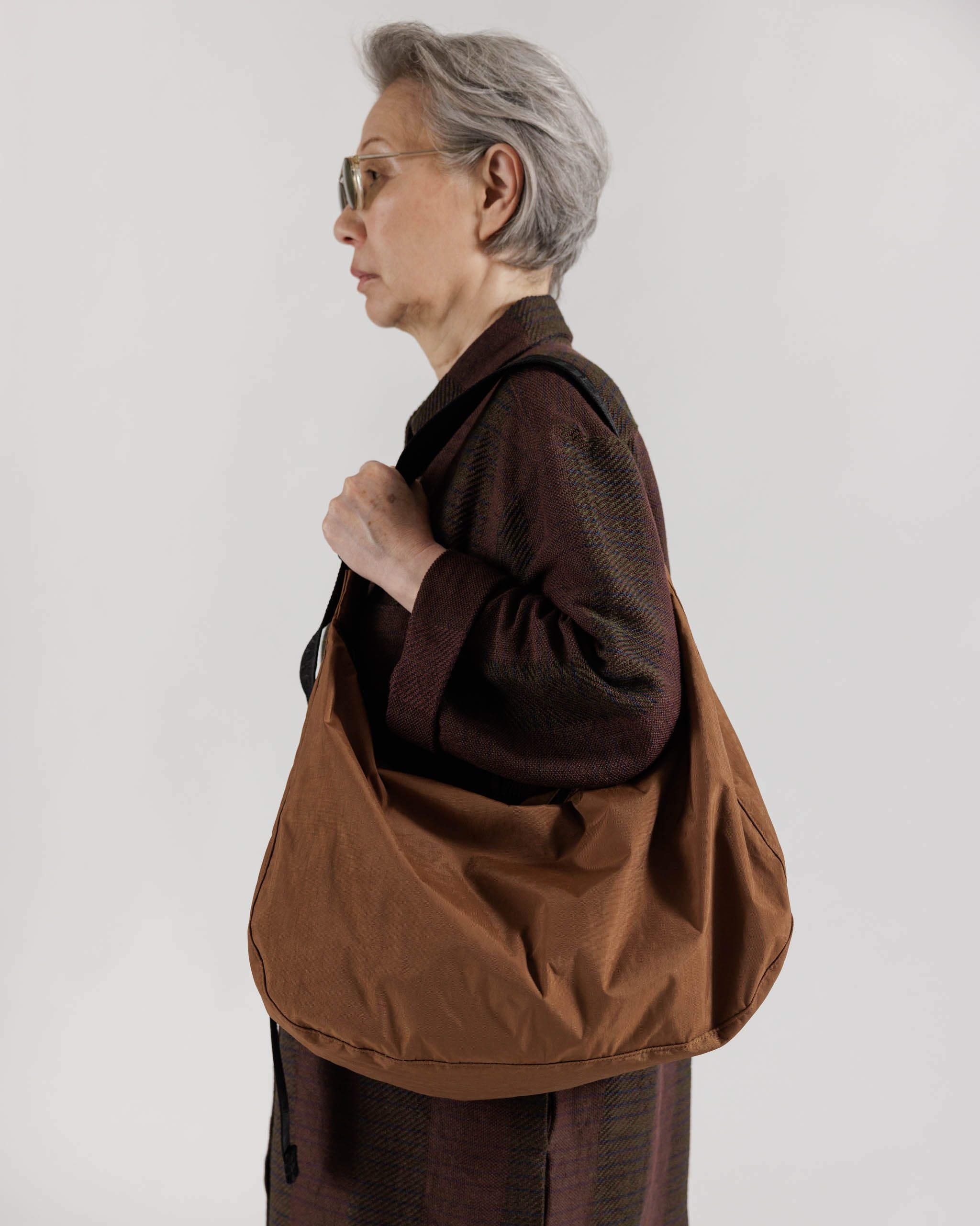 Large Nylon Crescent Bag : Brown - Baggu
