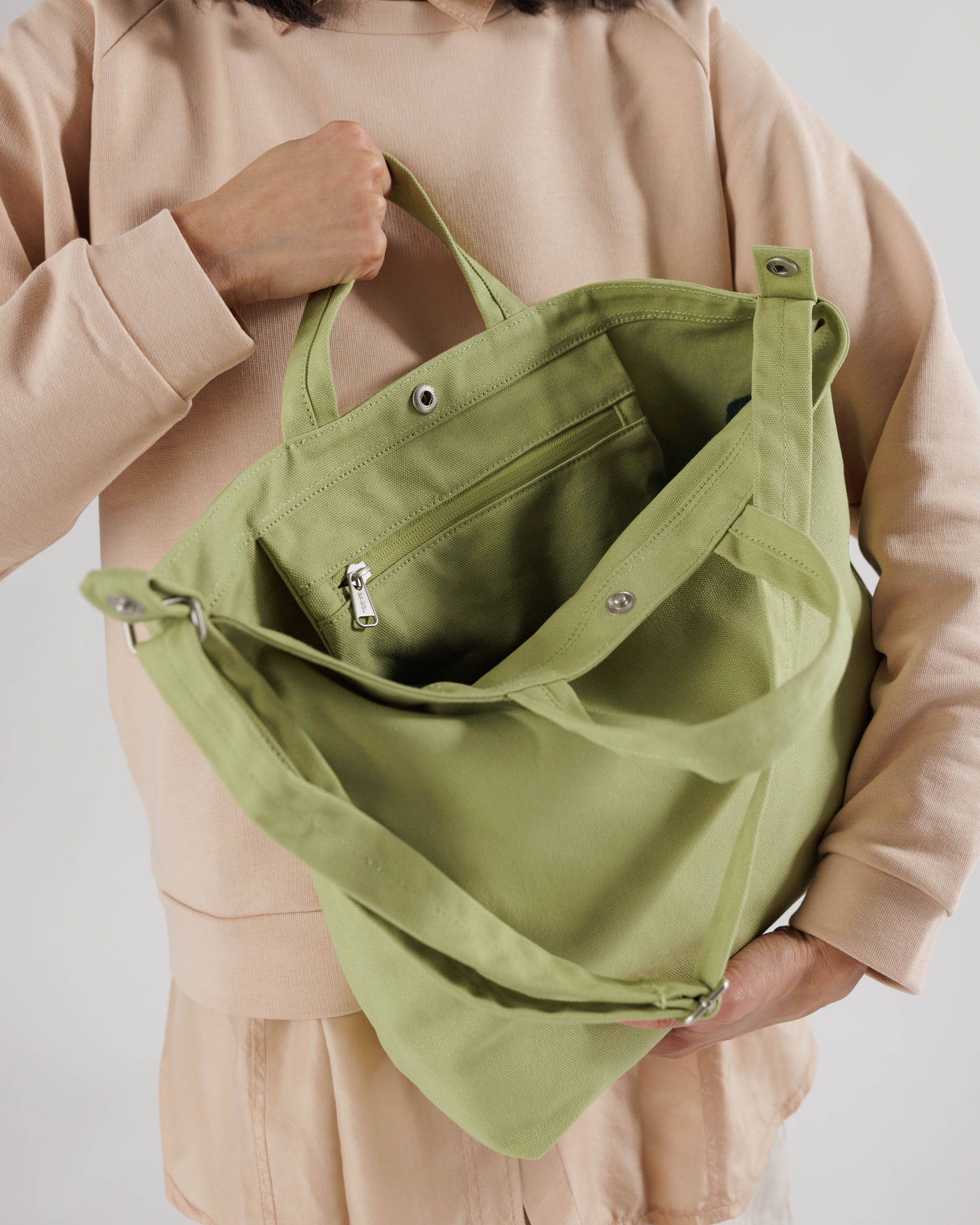 Baggu Horizontal Duck Tote Bag – MoMA Design Store