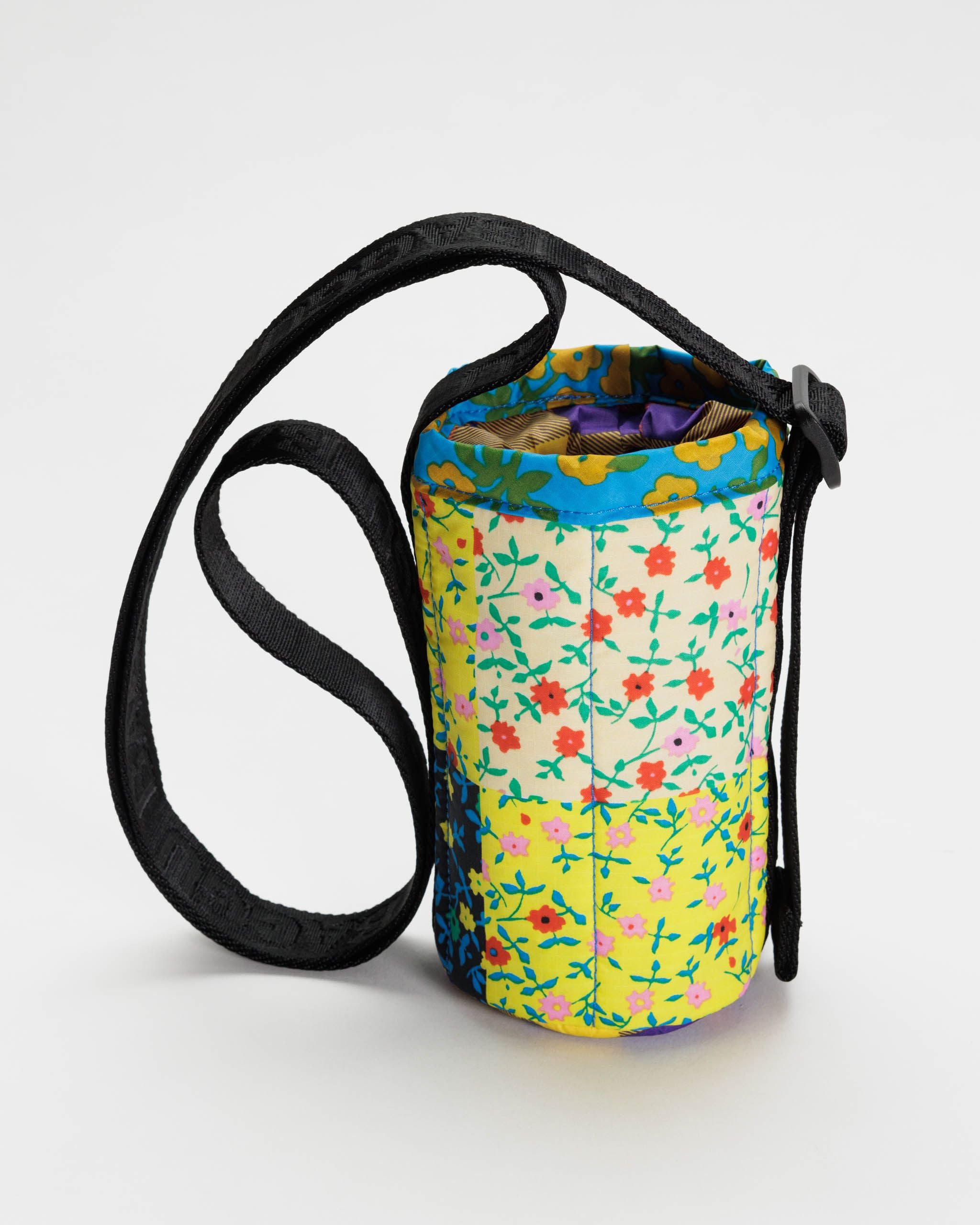 Béis 'The Water Bottle Sling' in Black - Water Bottle Carrier & Bag