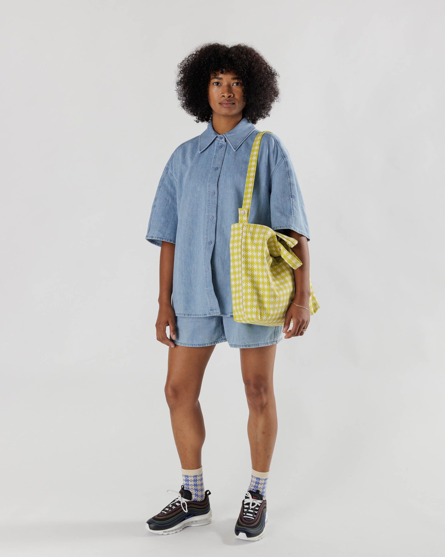 Baggu Horizontal Canvas Duck Bag / Ditsy Floral / Zipper Closure