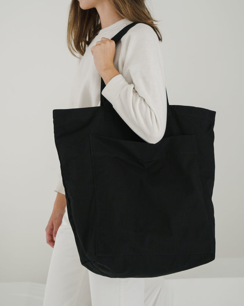 giant_pocket_tote_8oz_canvas_black-02_ac1eae53-458c-417d-acbd ...