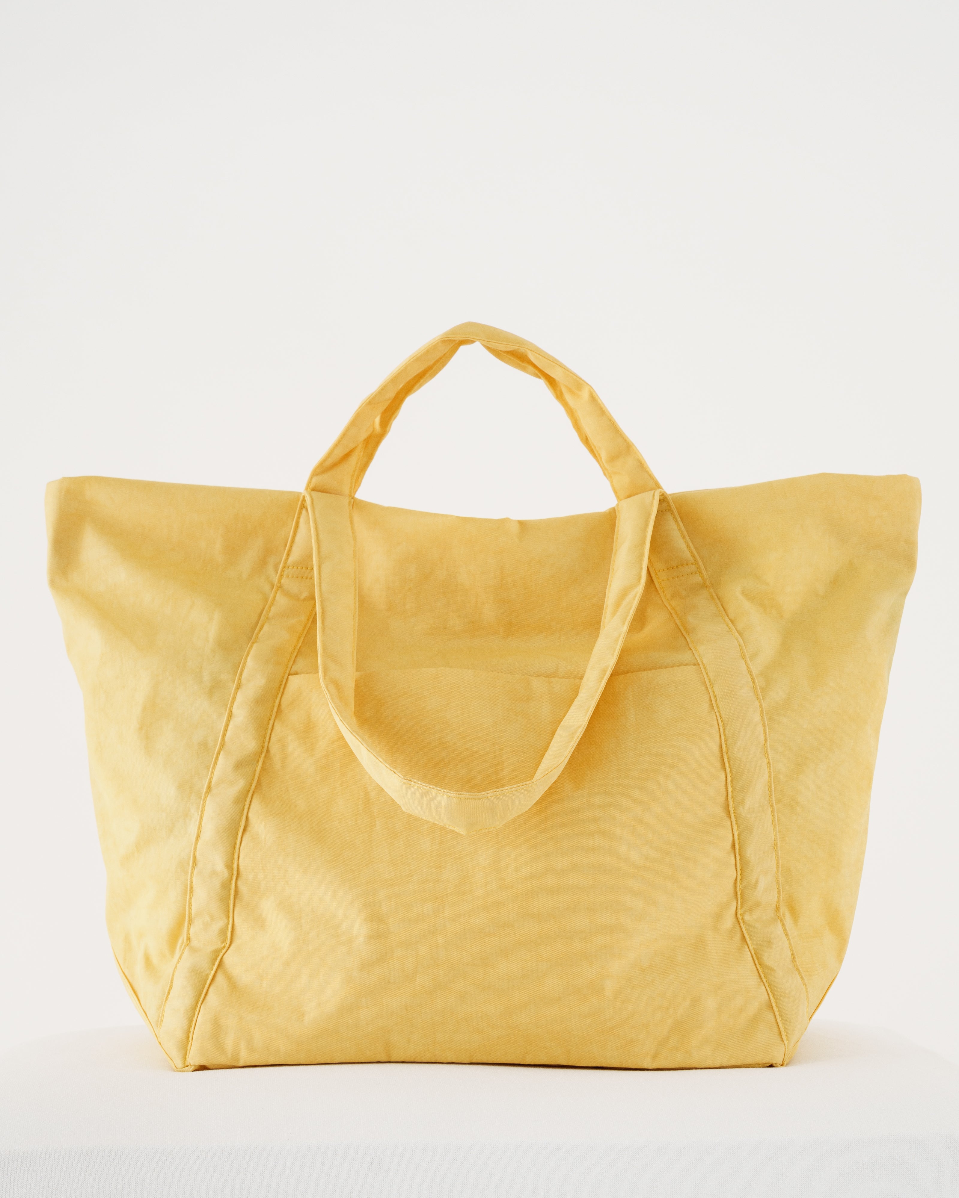Baggu Recycled Nylon Travel Cloud Bag – MoMA Design Store