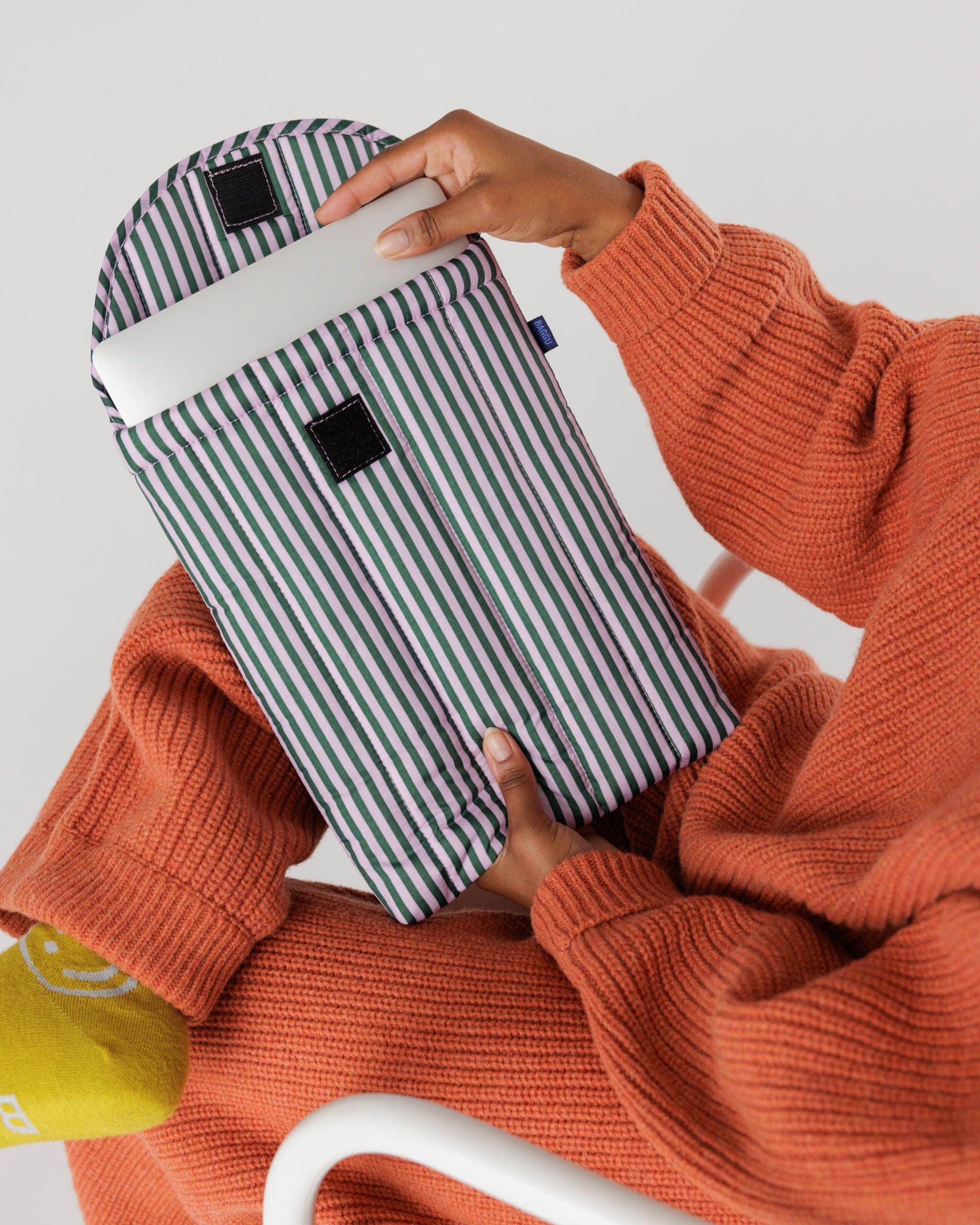 Baggu Recycled Nylon Laptop Sleeve – MoMA Design Store