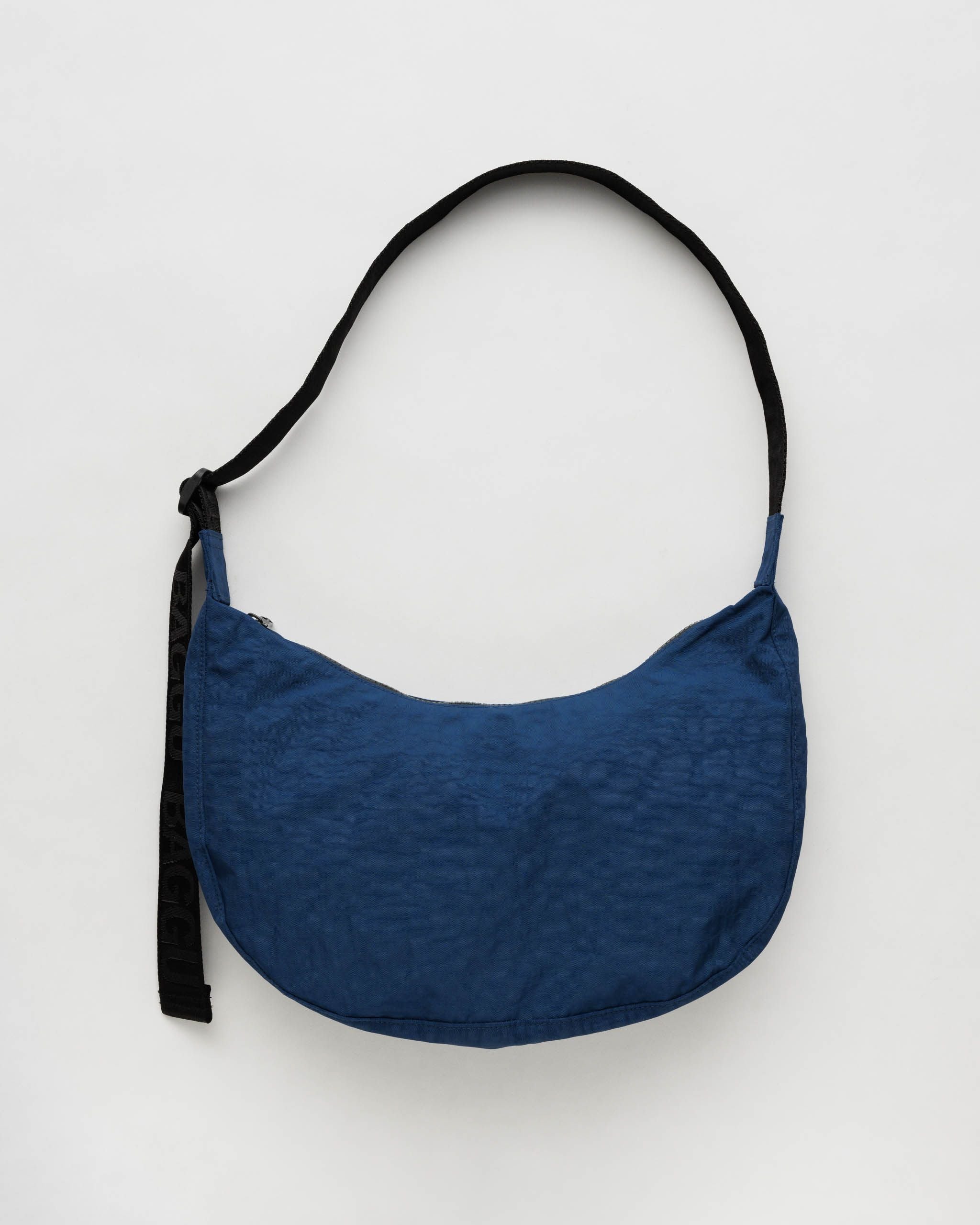 Medium Nylon Crescent Bag : Black - Baggu