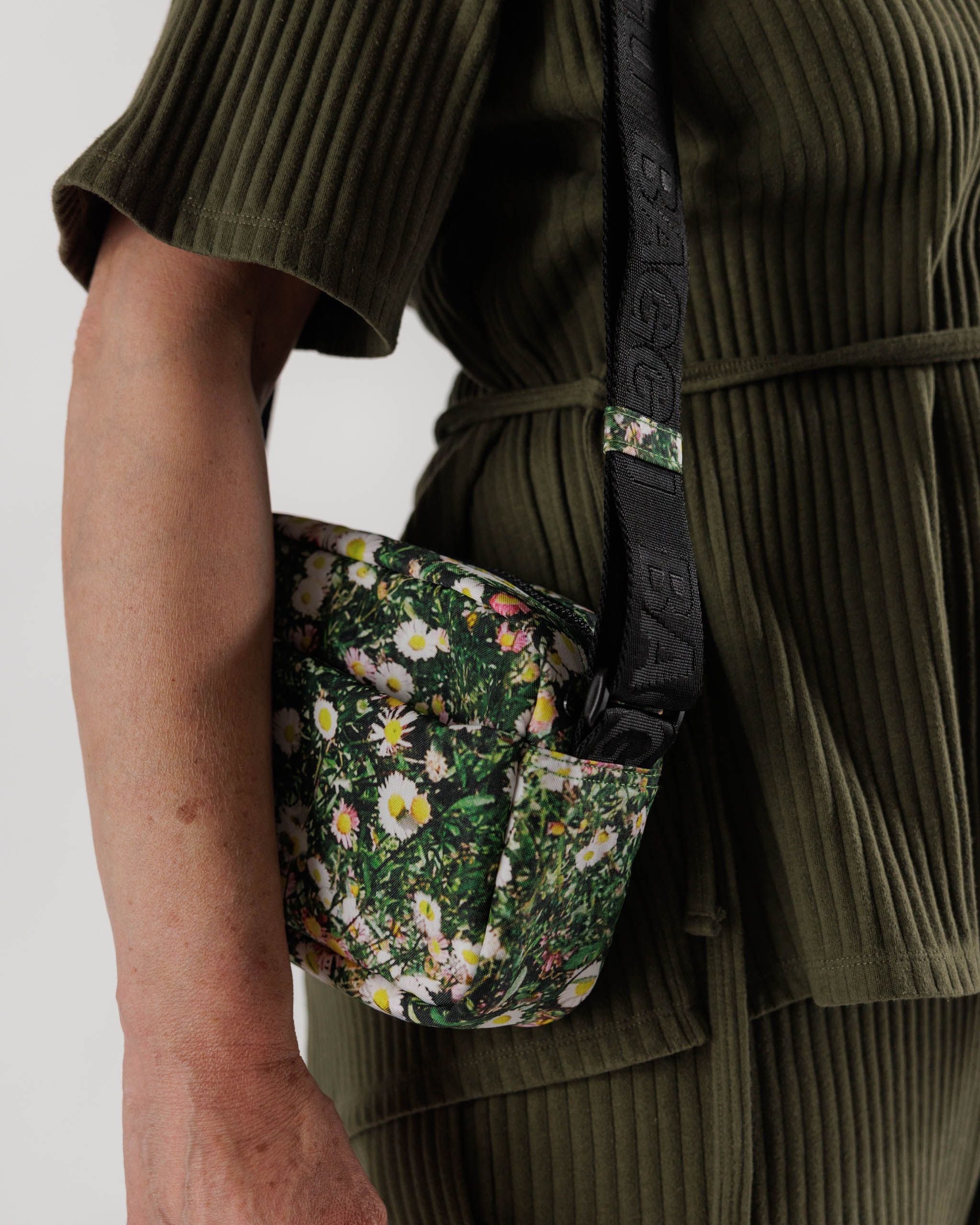 Camera Crossbody : Clouds - Baggu