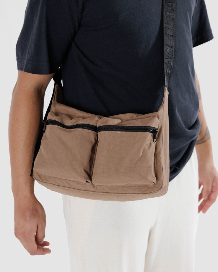 Medium Cargo Crossbody : Cocoa - Baggu