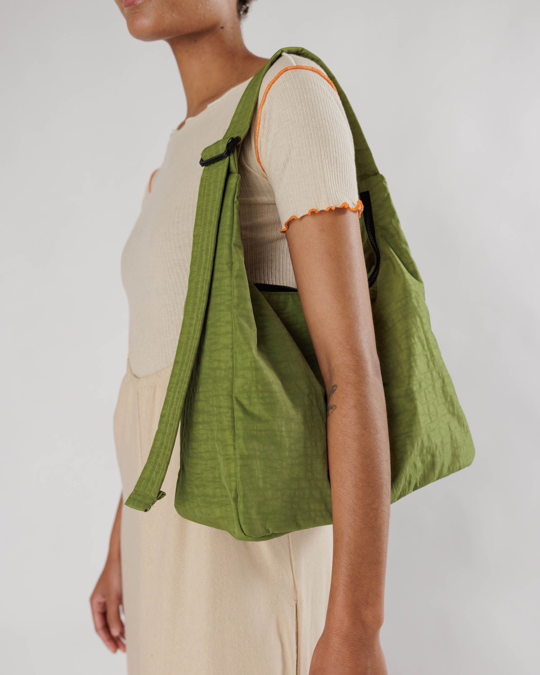 BAGGU Nylon Shoulder Bag