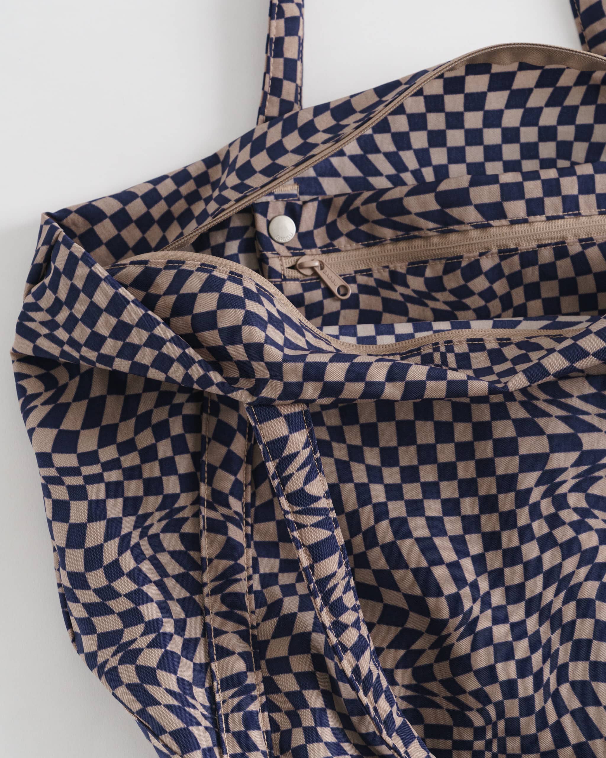 Travel Cloud Bag : Black & White Pixel Gingham - Baggu