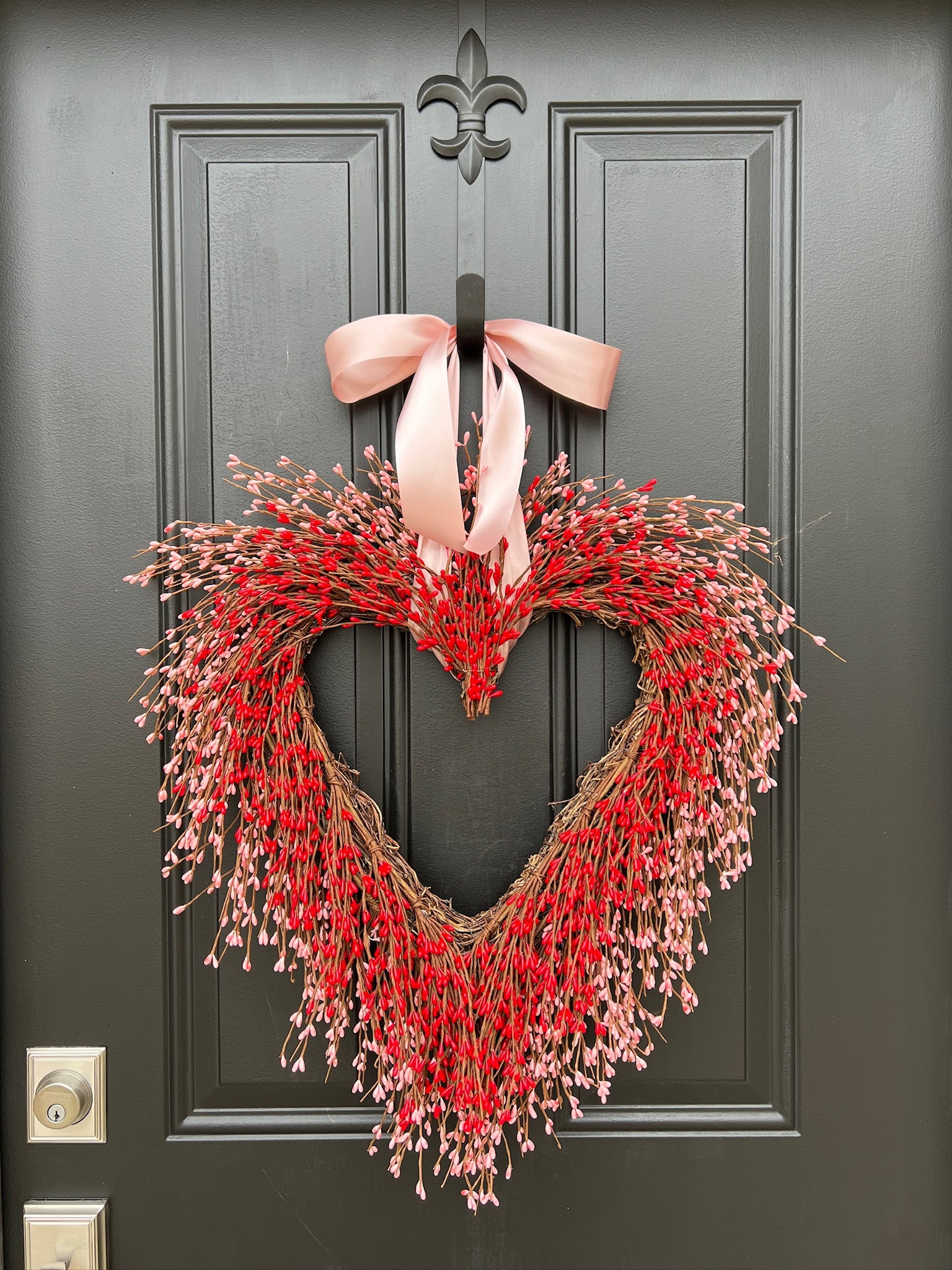 1pc, Valentine's Day Wreath For Front Door, Wire Heart Wreath For