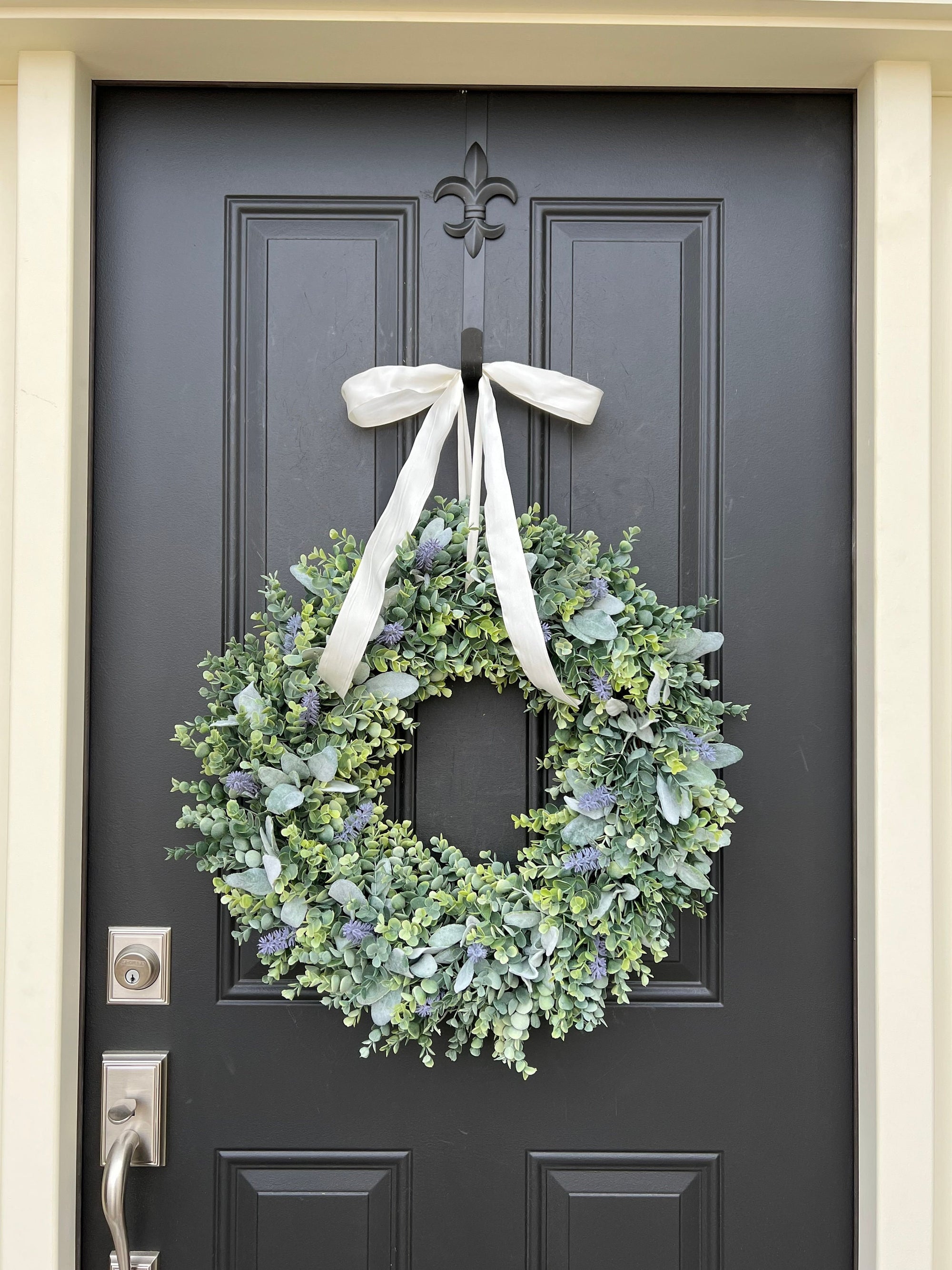 Door wreath/ lavender/ eucalyptus/ hessian bow/ sign/ white wicker