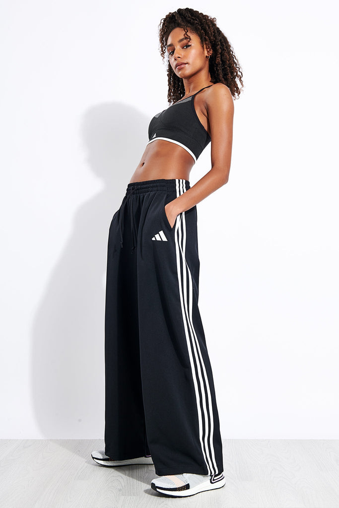 adidas | Athletics Pack Wide Joggers - Black | The Sports Edit