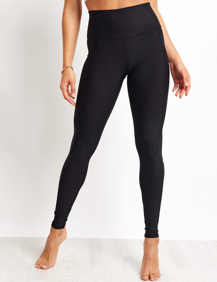 Alo Yoga Ivory Workout Clothes, Bras, Leggings Review