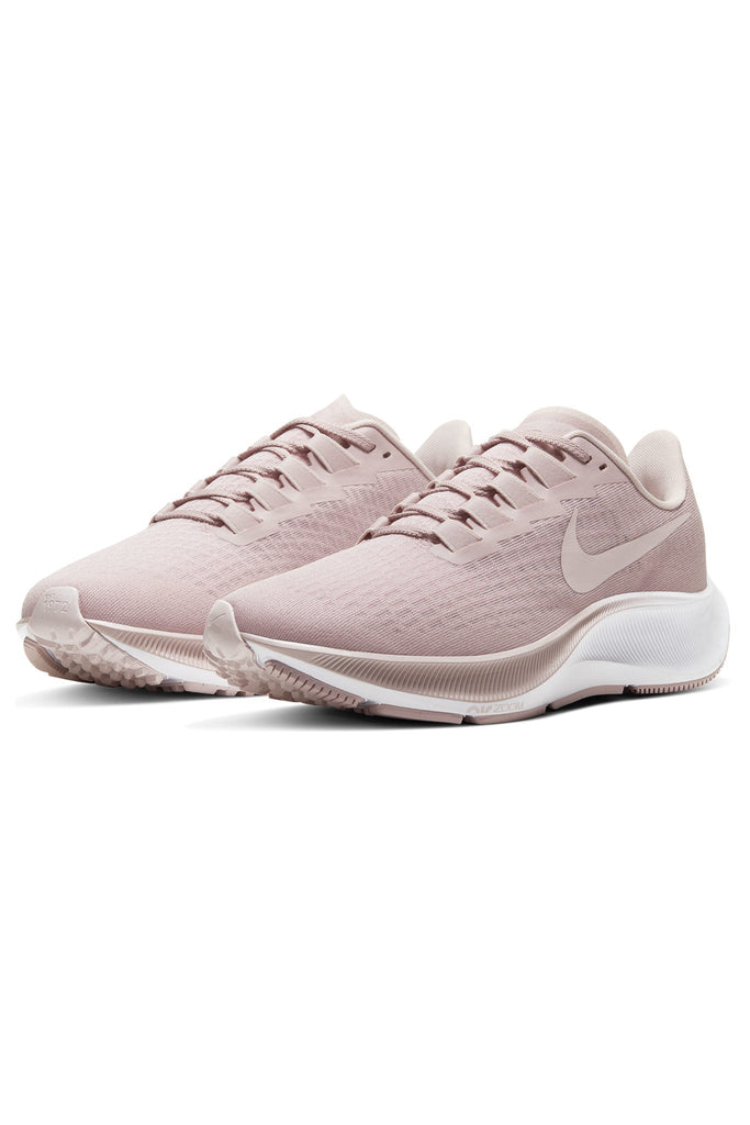 nike champagne trainers