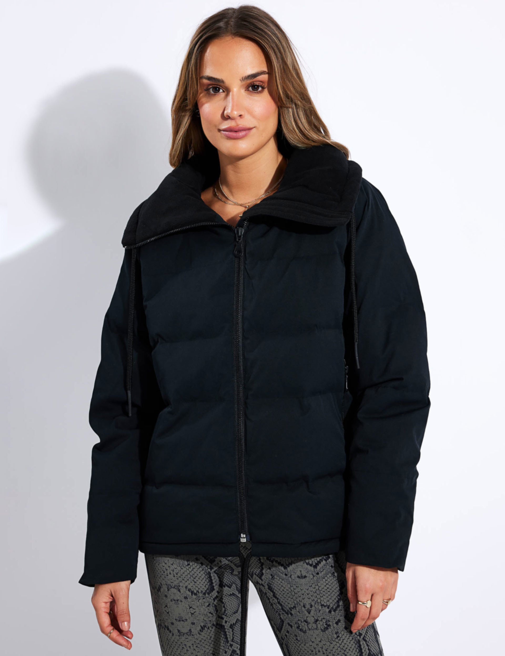 Varley | Granville Jacket - Black | The Sports Edit | Activewear ...