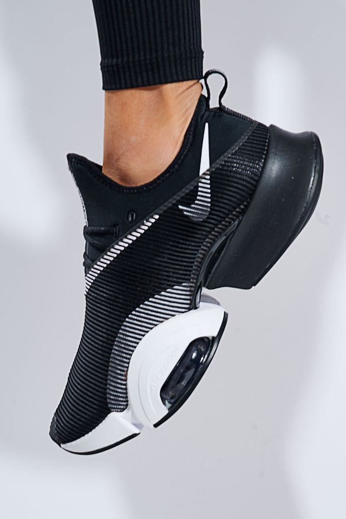 nike training air zoom superrep sneakers in black