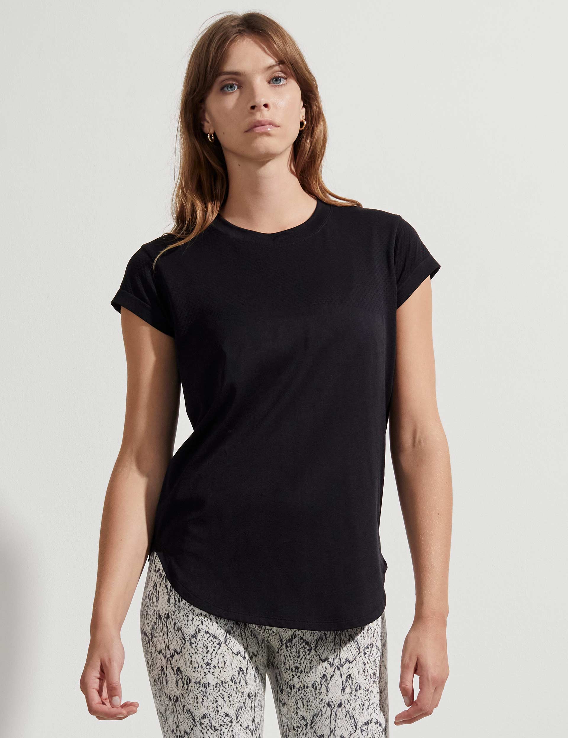 Varley | Jade Seamless Tee - Black | The Sports Edit