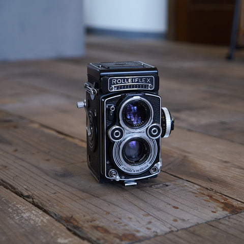 納得できる割引 YASHICA MAT 2眼レフカメラ EM ヤシカ 二眼レフ