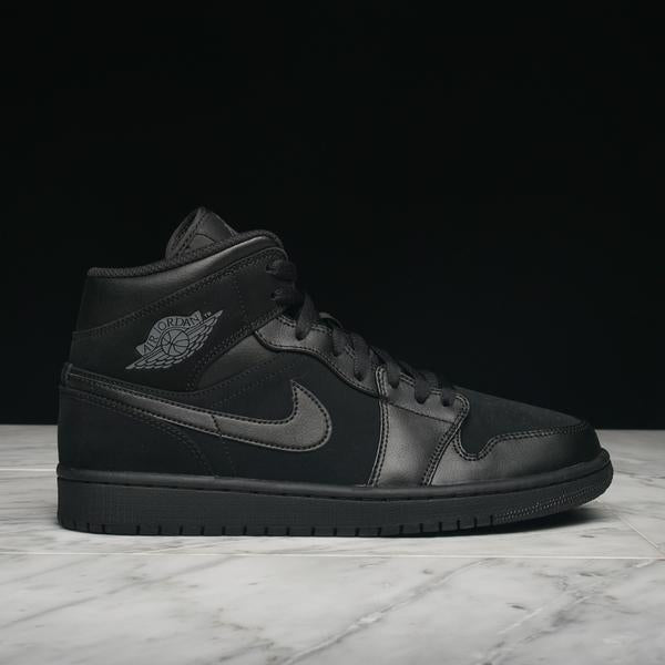 aj 1 mid all black