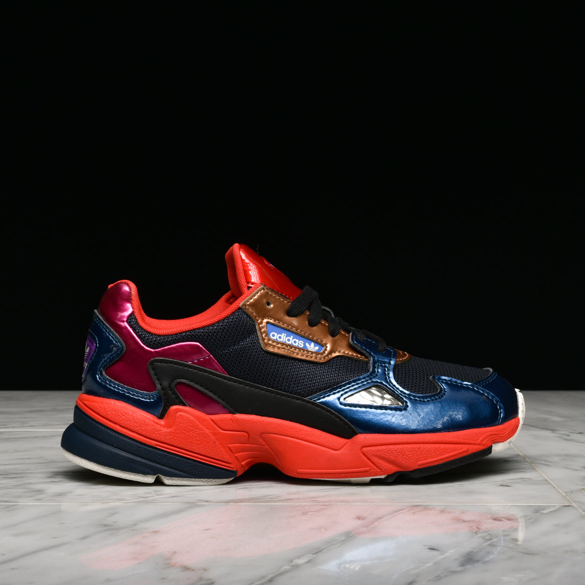 WMNS FALCON - NAVY / RED 