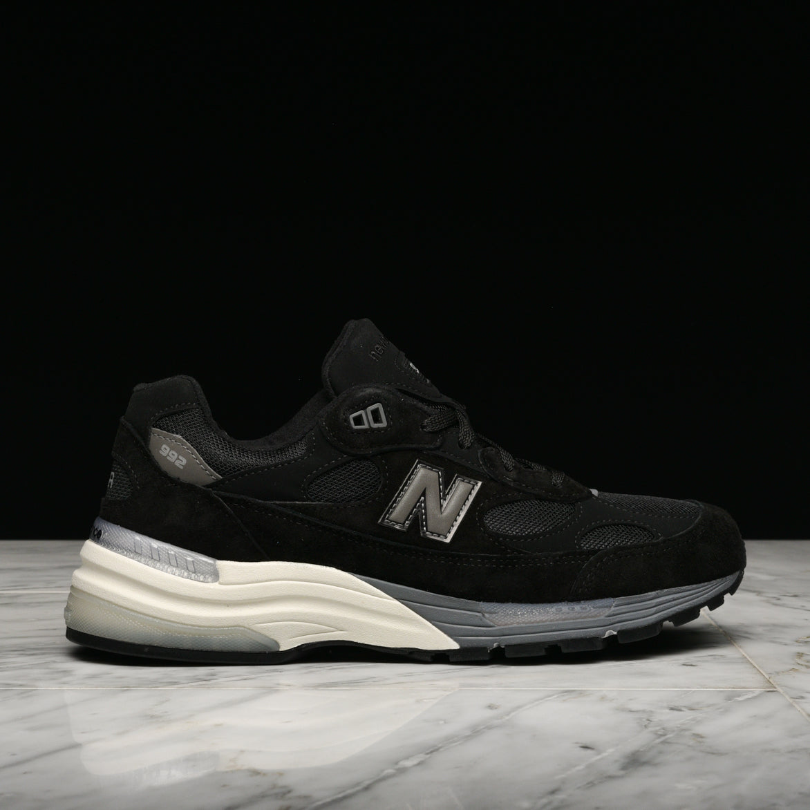 new balance black 992