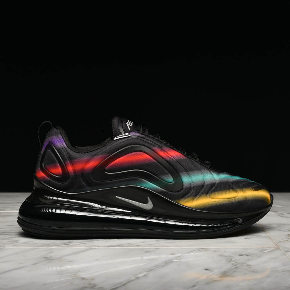 nike air max 720 neon black