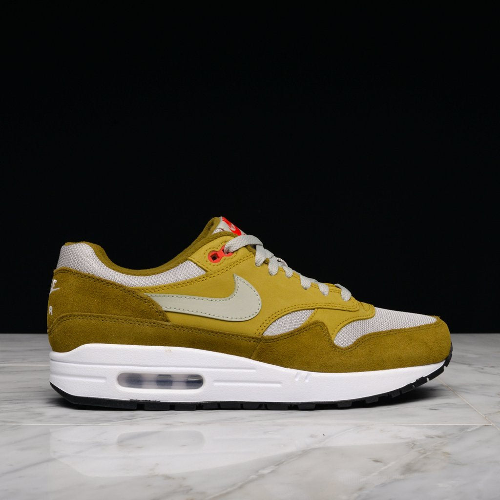 air max green curry