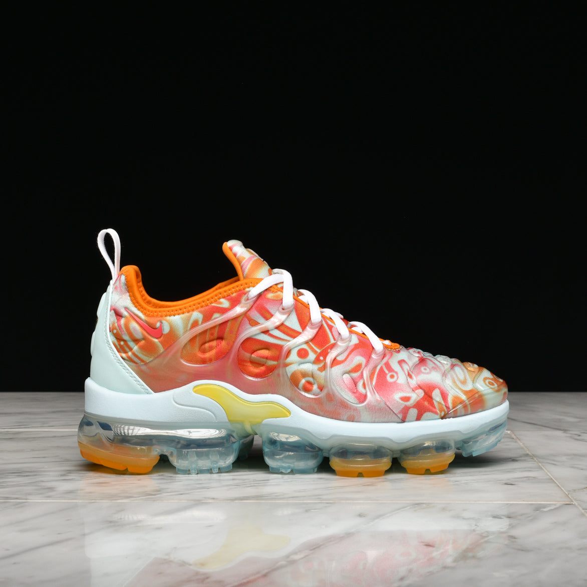 vapormax plus on air qs