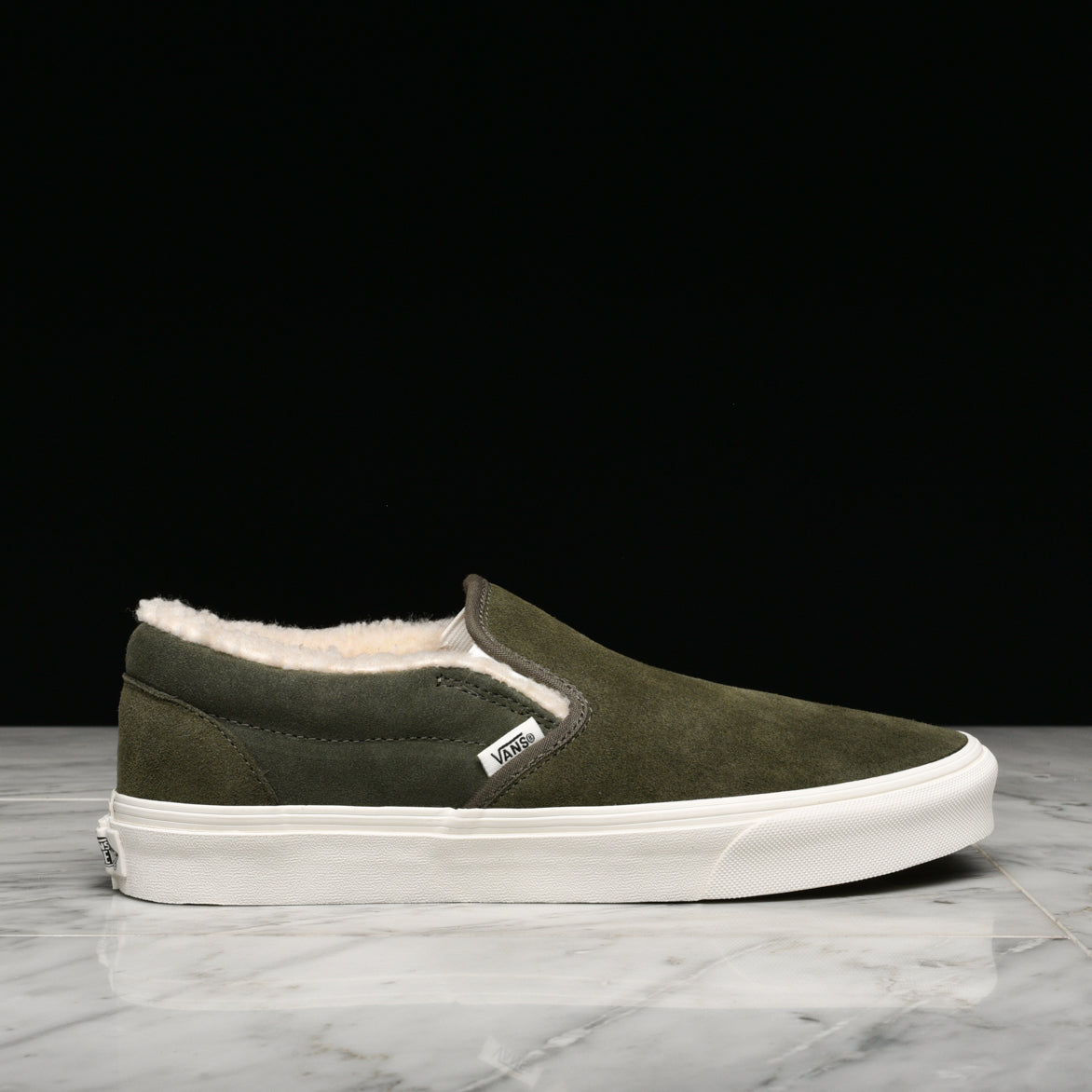 vans slip on suede sherpa