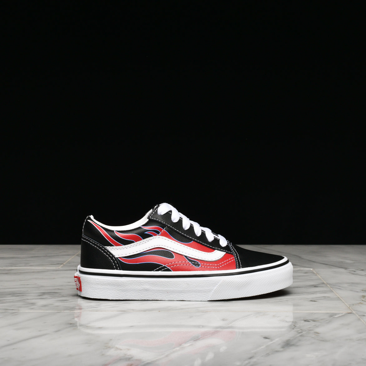 vans red and black old skool