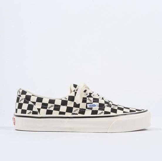 vans classic checkerboard lace up