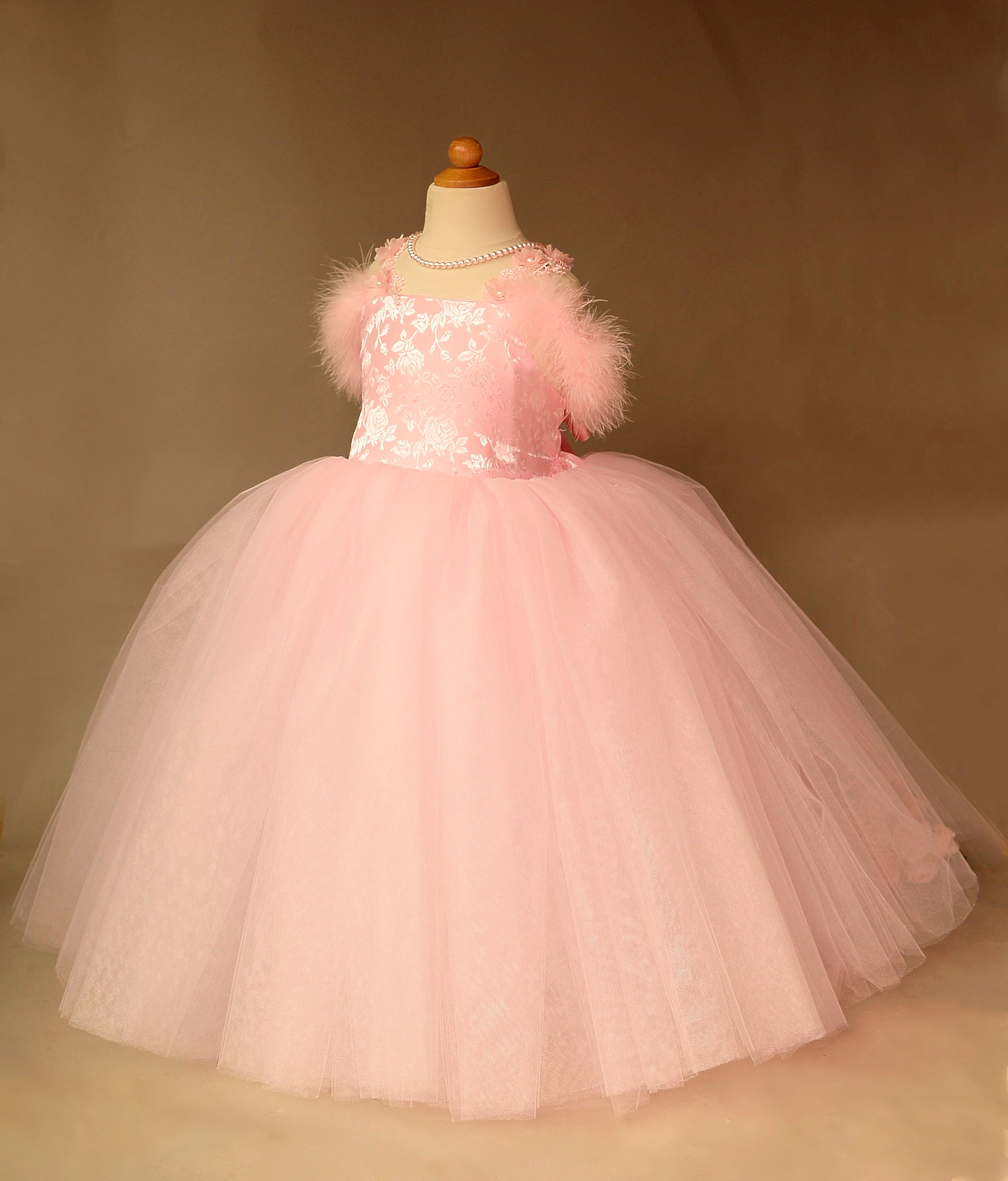 pink tulle dress girl