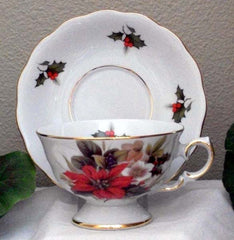 Laurel Tea Cup Poinsettia