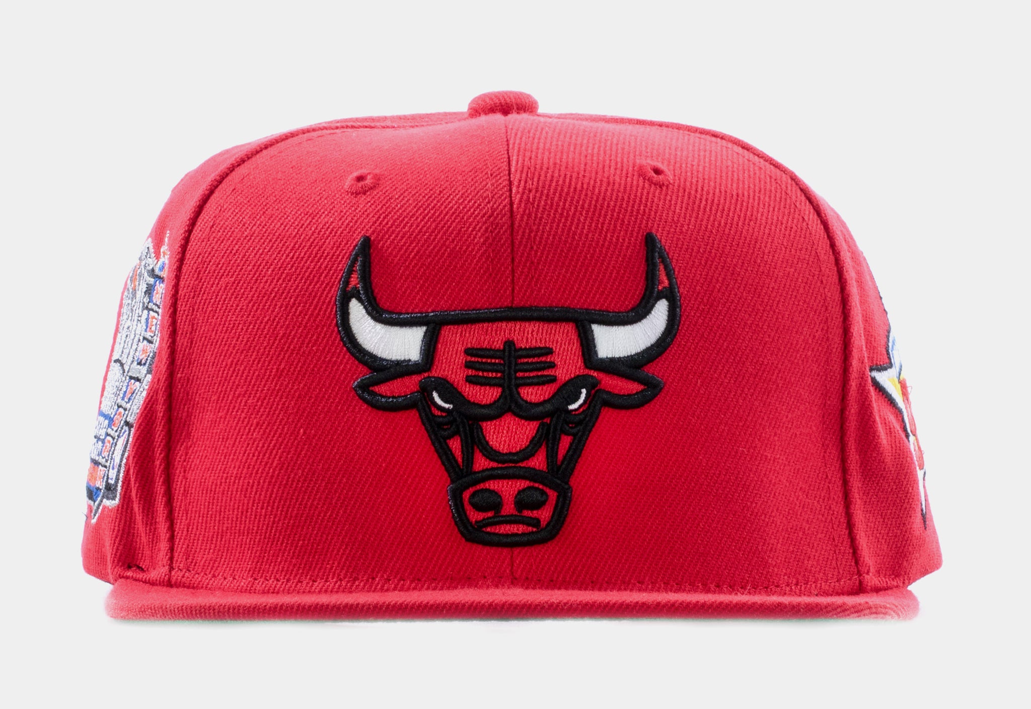 red chicago bulls snapback