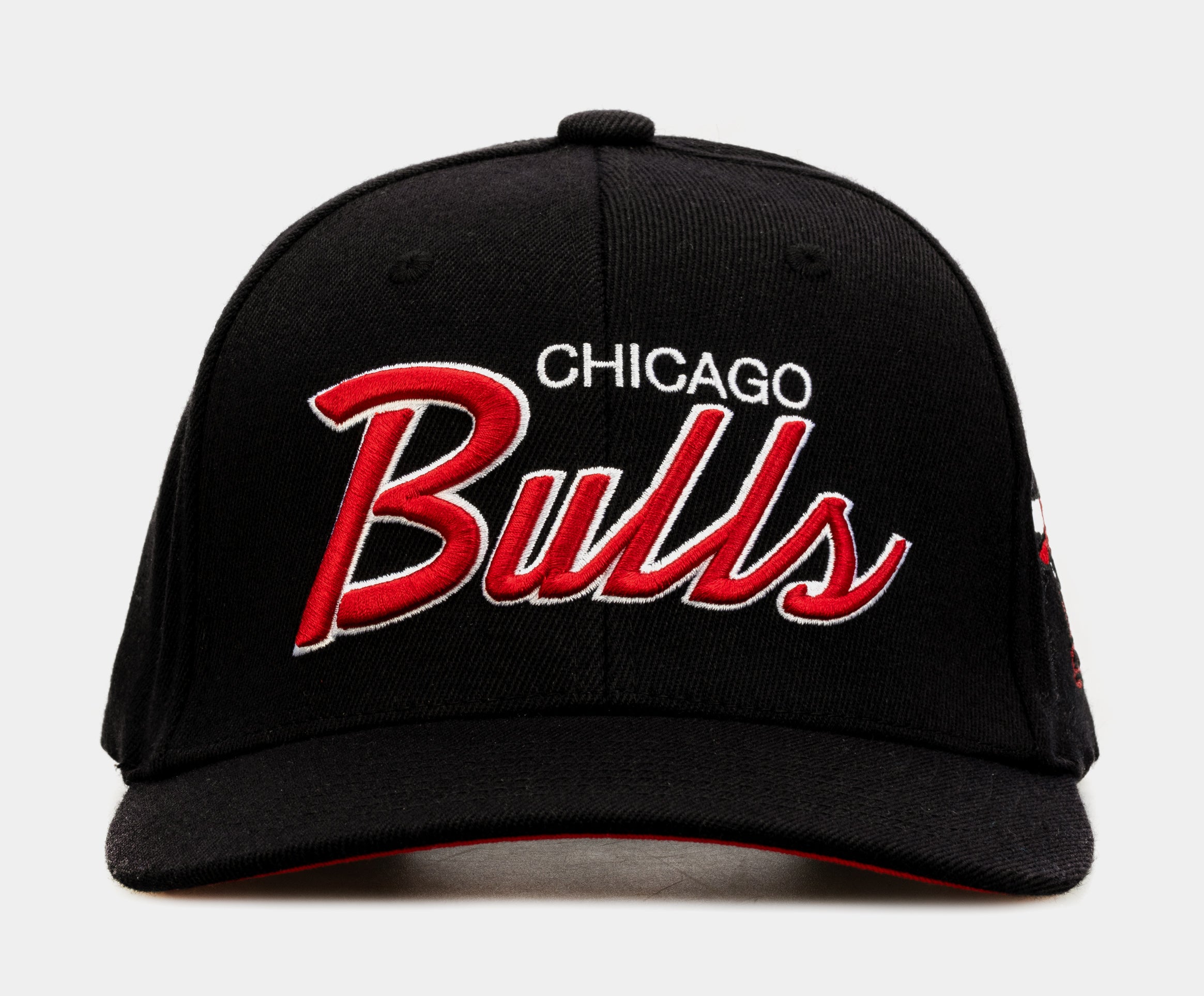 Chicago Bulls Basketball NBA Vintage Black Beanie Logo in With 