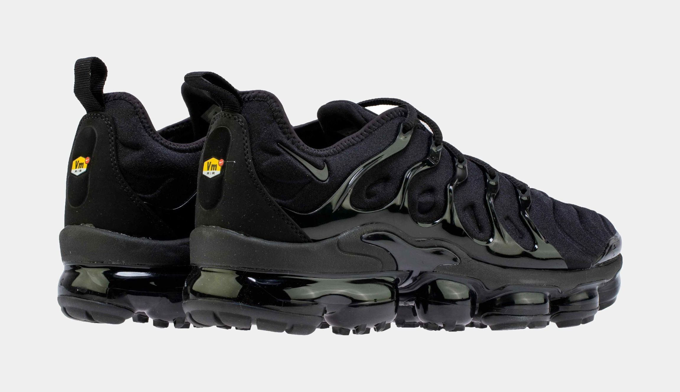 vapormax plus black grade school