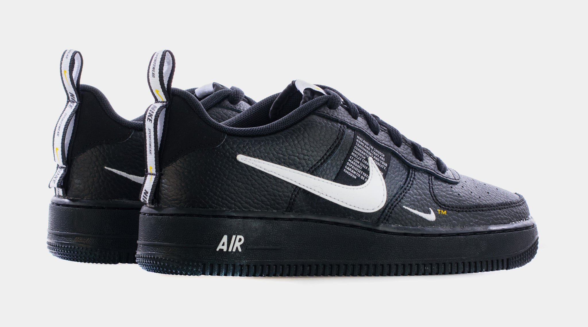 NIKE(ナイキ)AIR FORCE1 07 LV8 UTILITY 黒26㎝