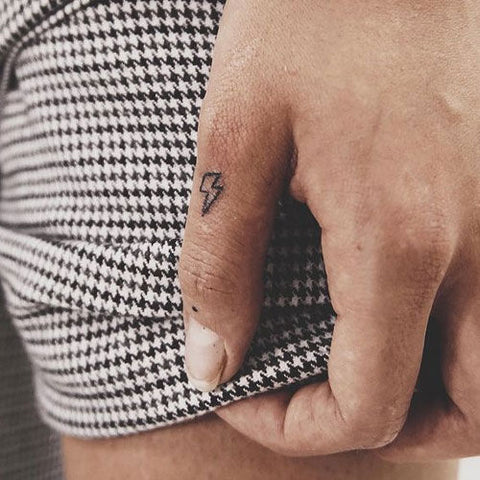 Fingers Crossed , 22 Oh-So-Tiny Tattoos We Love - (Page 15)