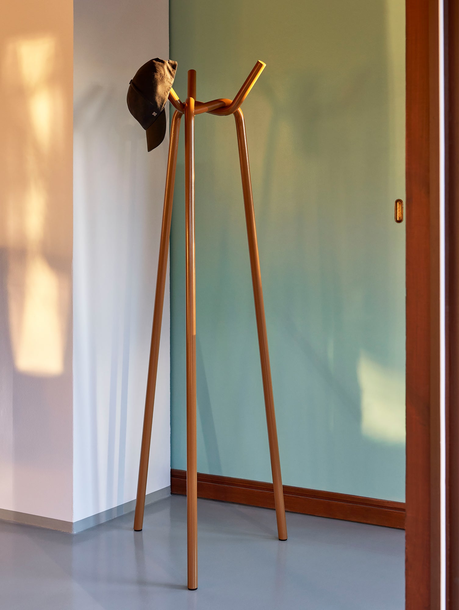 Knit Coat Stand in Toffee