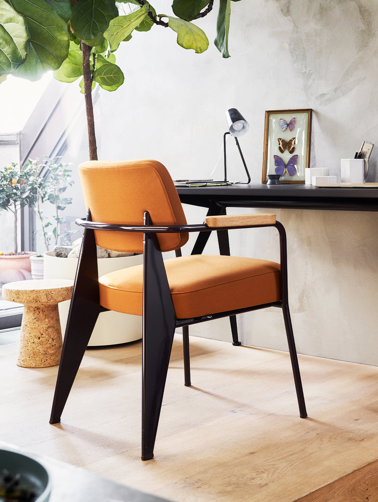 Catastrofaal einde Bezighouden Fauteuil Direction Armchair by Vitra · Really Well Made