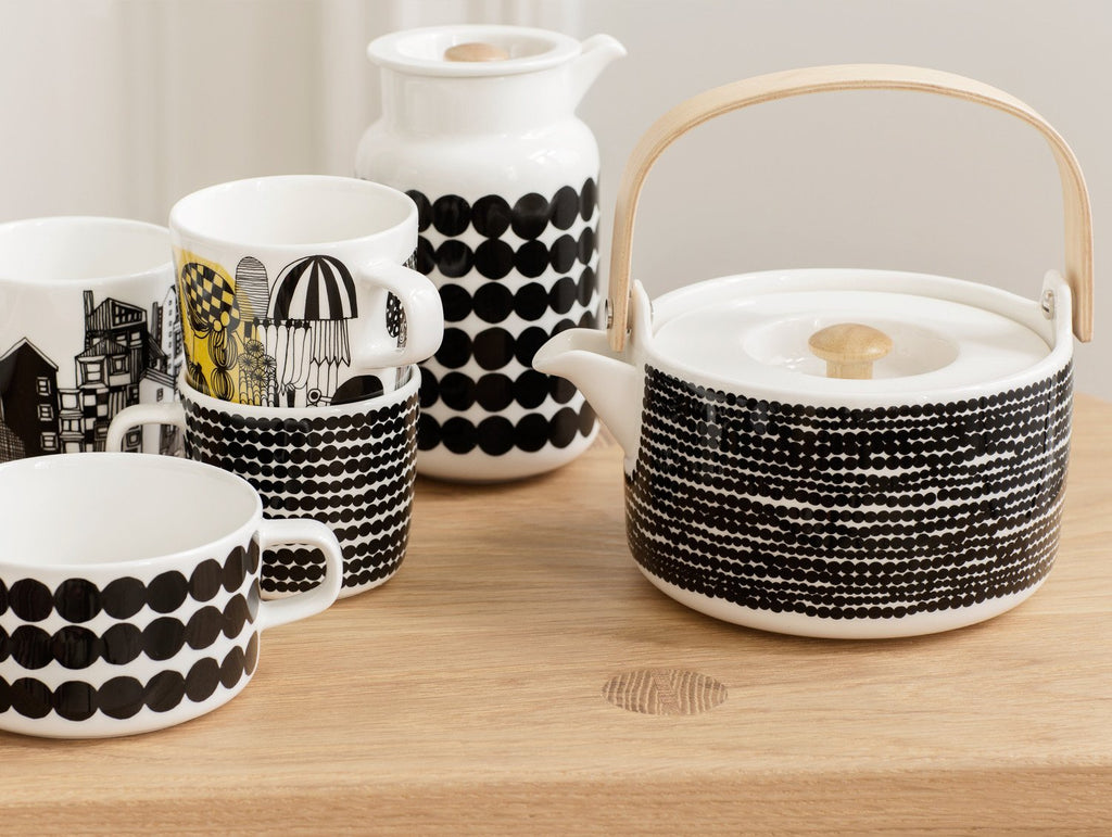 Rasymatto Siirtolapuutarha Teapot by Marimekko · Really Well Made