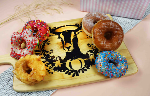 Proyecto de bricolaje de tablero de charcutería de donuts