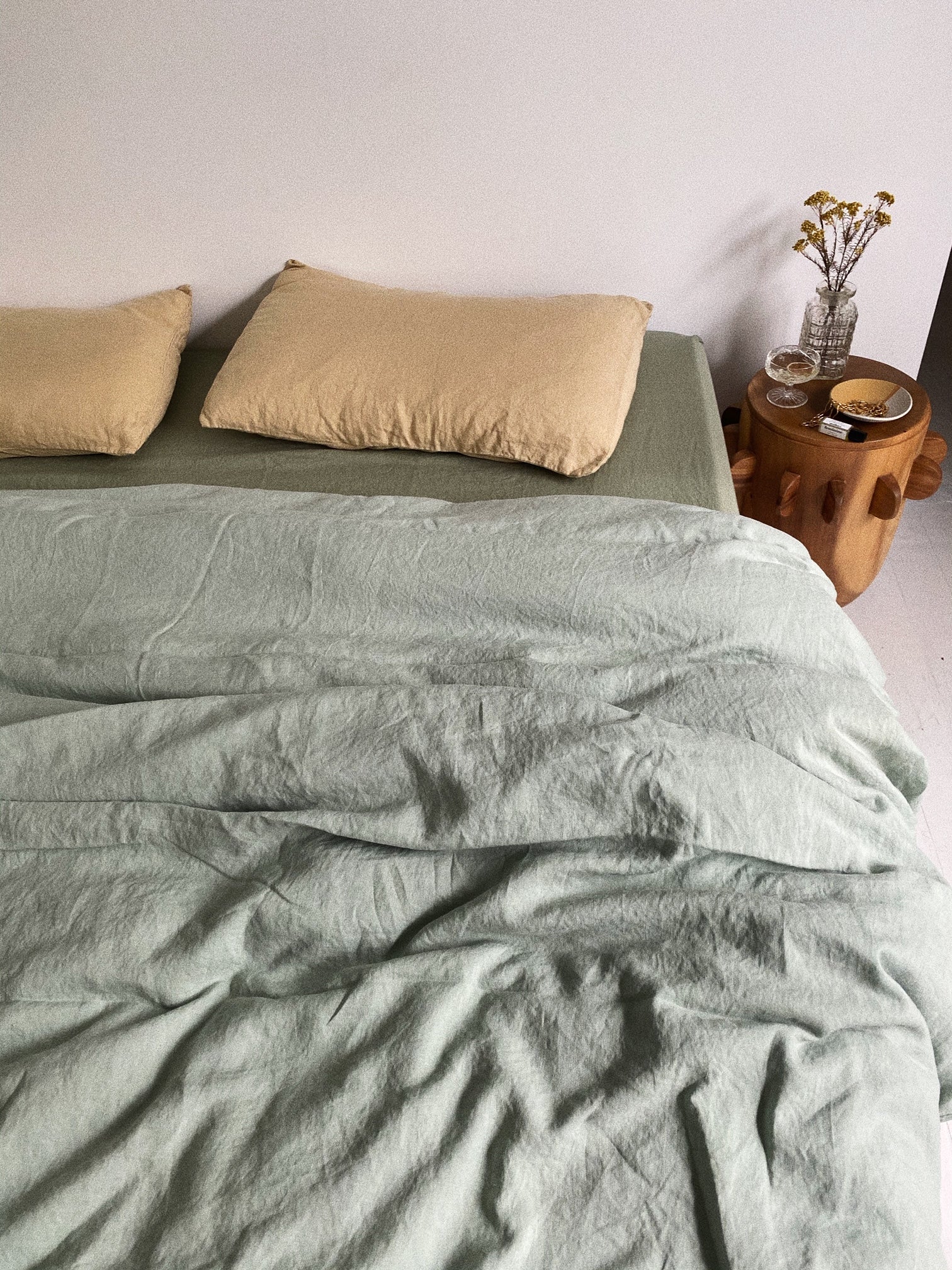 complete bed set dba Set 07. Tonal ready dyed linen – dazedbutamazed