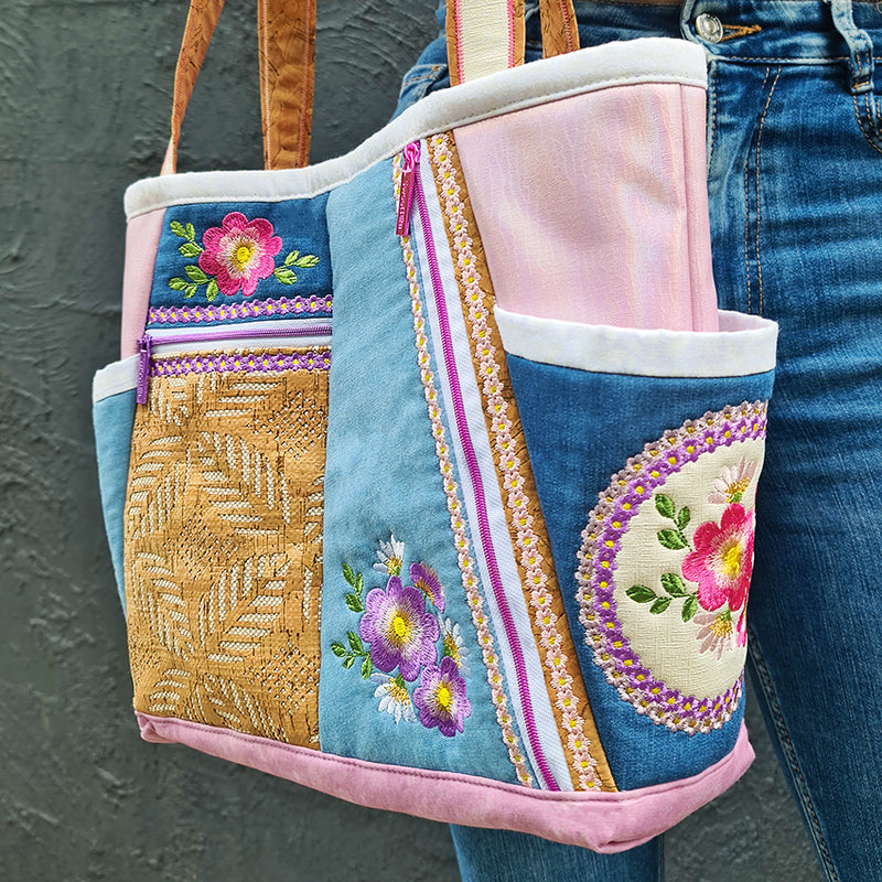 Daisy Zipper Tote Bag ITH in the hoop machine embroidery design