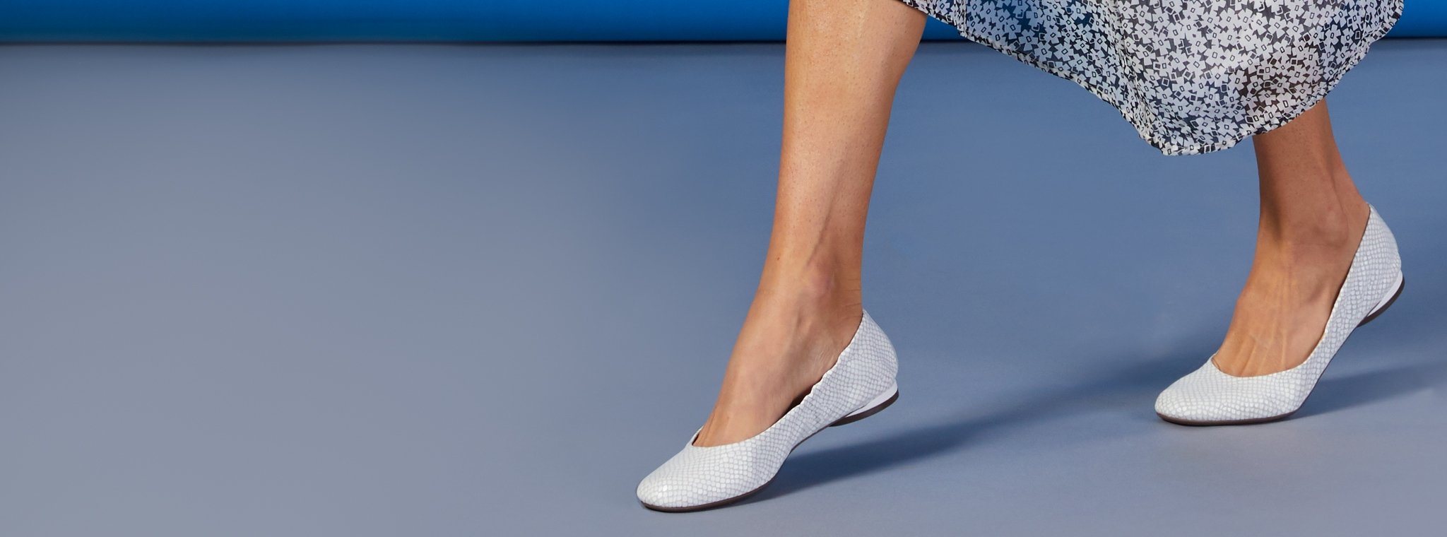 Buy > women's flats canada > in stock