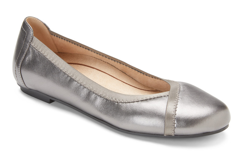 7 Stylish Flats for Working Professionals | Vionic Shoes Canada