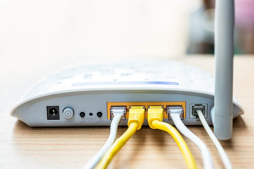 router-ethernet-connection