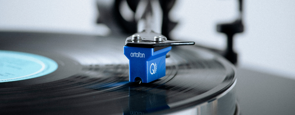 X8 Record PLayer with Quintet Blue