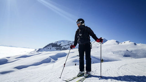 Wear sunglasses or ski goggles when skiing.